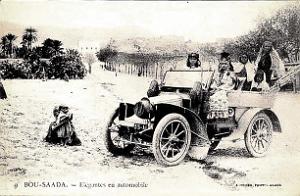 Bou-Saada - Elegantes en automobile